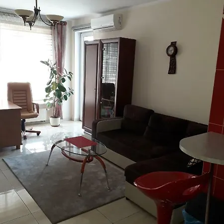 Nice Apartament By Legnicka 17 アパート